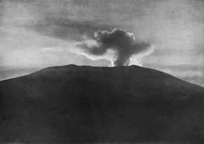 エレバス山の頂上、c1910-1912、1913 作： Herbert Ponting