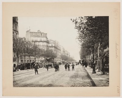 パリのモンマルトルの通り、1890年頃（写真） 作： Hippolyte Blancard