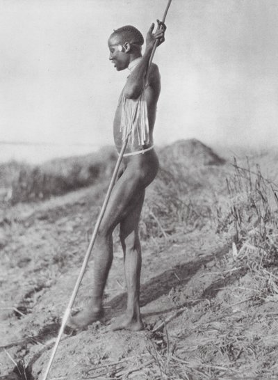 アフリカ白ナイルの北部ディンカ族（モノクロ写真） 作： Hugo Adolf Bernatzik