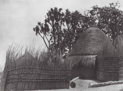 アフリカシルック寺院（モノクロ写真） 作： Hugo Adolf Bernatzik