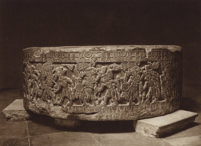 メキシコ：ティソック王の生贄祭壇、国立博物館（モノクロ写真） 作： Hugo Brehme