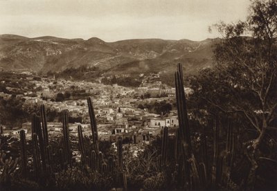 メキシコ：グアナファト、村の全景（モノクロ写真） 作： ウーゴ・ブレーメ