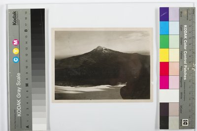 ポポカテペトルから見たイクスタラジワトル、1920年頃（ゼラチン・シルバー・プリント） 作： ウーゴ・ブレーメ