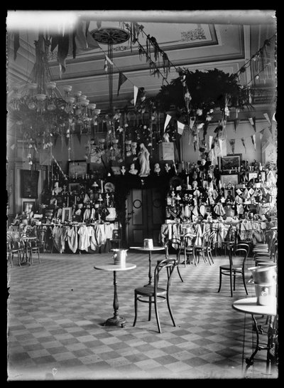 ヴィボルグ市庁舎での美術協会の抽選会景品 作： Hugo Simberg