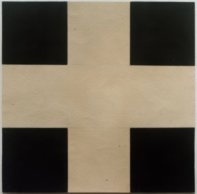 黒い背景に白い十字架 作： Ilja Grigorewitsch Tschaschnik