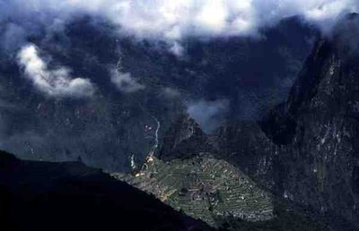 マチュピチュの城塞の全景（写真 作： Incan Incan