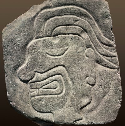 横顔を表現したインカのレリーフ(石) 作： Incan