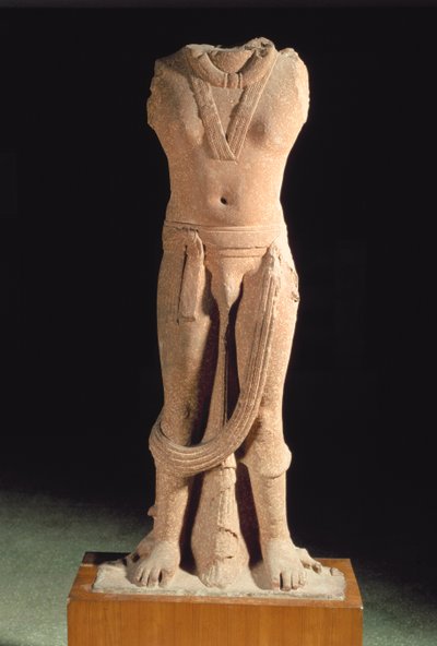 菩薩、マトゥラ（赤い砂岩） 作： Indian School