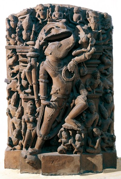 インド美術：イノシシの姿をしたヒンドゥー教の神格ヴィシュヌ。インド・カジュラホよりチャンデラ時代 作： Indian School