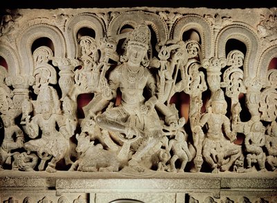 リンテルは、ワラナル、アーンドラプラデーシュ、カカティヤ王朝のヒンドゥートリニティをフィーチャー 作： Indian School