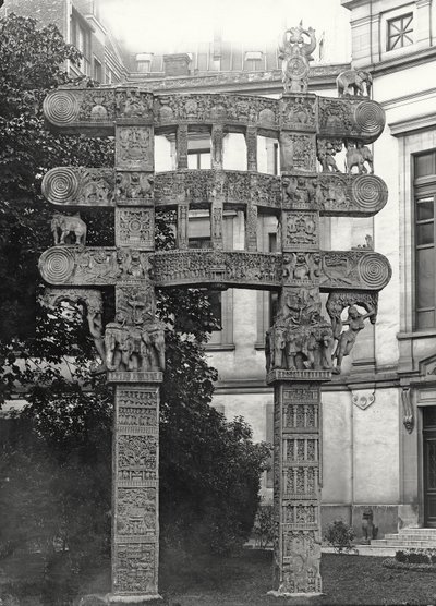 サンチーの古墳の東門 作： Indian School