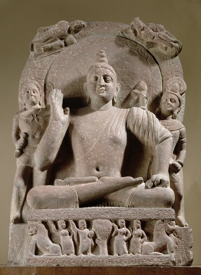 座っている菩薩、マトゥラ（赤い砂岩） 作： Indian School