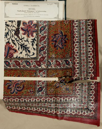 1866年に出版されたジョンフォーブスワトソンによる「インドの繊維製造業者のコレクション」からのマドラスのマスリパタムからの小さな艶をかけられたパランポアまたはベッドカバーのサンプル 作： Indian School