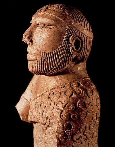 インダス渓谷の文明：王の僧侶の木製胸像。紀元前2000年頃。パキスタンのモヘンジョ・ダロのサイトより。パキスタン国立博物館（カラチ）。 作： Indus Valley Civilization
