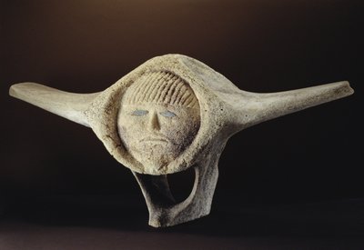 ヤヌスヘッド、ドーセット岬（クジラの脊椎） 作： Inuit School