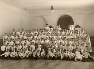 カデット軍団、ポルタヴァ、c1870年代のロシアの大公コンスタンティヌスコンスタンチノビッチ。 作： Iosiph Khmelevsky