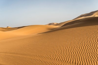 モロッコ南東部エルグ・シェビの砂丘、2014年（写真） 作： Ira Block