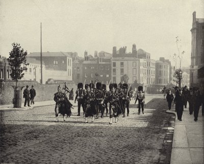 ダブリンのScots Guards（モノクロ写真 作： Irish Photographer
