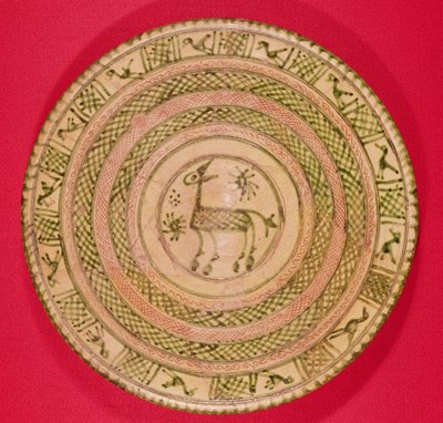 ロバで飾られた料理、イラン、セルジュク時代、12〜13世紀（セラミック） 作： Islamic School