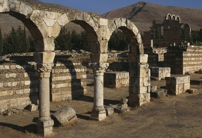 ウマイヤ朝時代の列柱の眺め（661-750） 作： Islamic School