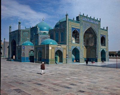 ブルーモスク（またはアリ・モスク）12〜15世紀の眺め。 作： Islamic School