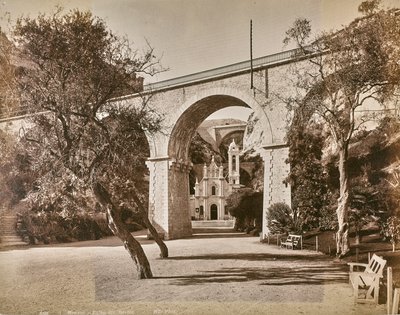 アルバム「ジェノバとピサ」：モナコのサント・デボーテ礼拝堂、1880-90年頃（モノクロ写真 作： Italian Photographer