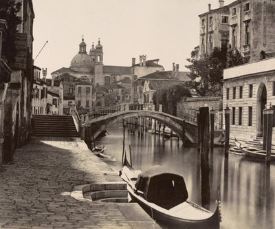 1875年頃、ヴェネツィアのリオオニサンティ橋 作： Italian Photographer