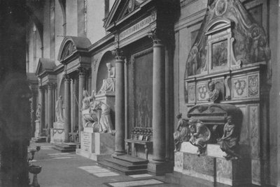 フィレンツェ、サン・クローチェ教会、右身廊のモニュメント（モノクロ写真 作： Italian Photographer