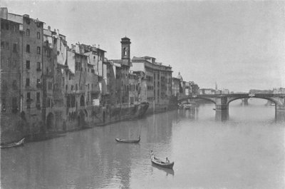 フィレンツェ、アルノ川の眺めとポンテス・トリニータ（モノクロ写真 作： Italian Photographer