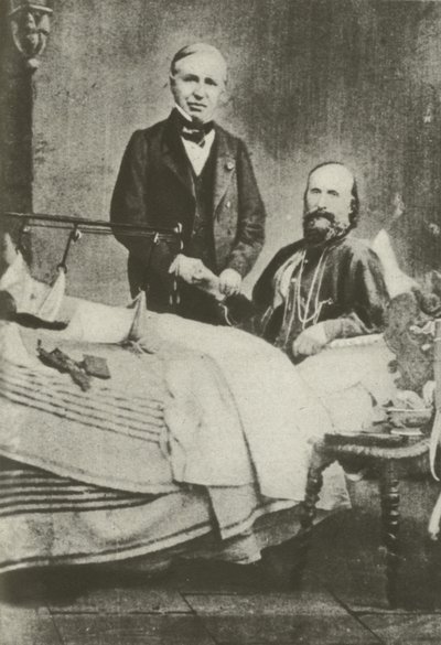 戦場で負傷したガリバルディと主治医（モノクロ写真 作： Italian Photographer