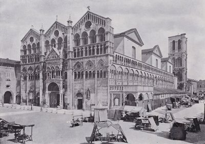イタリア大聖堂（フェラーラ）（モノクロ写真 作： Italian Photographer