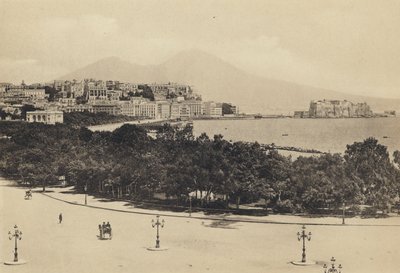 ナポリ：パノラマ・ヴィスト・ダ・メルジェリーナ（モノクロ写真 作： Italian Photographer