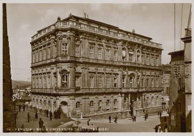 ペルージャ、外国人大学、1920年頃 作： Italian Photographer