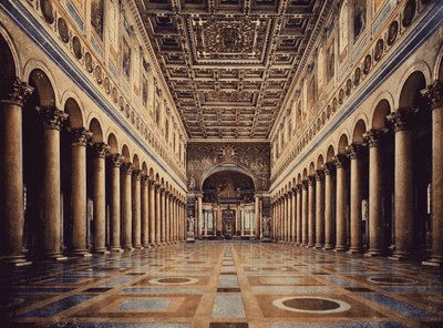 ローマ / ローマ：聖パウロ大聖堂、内部（カラー写真） 作： Italian Photographer