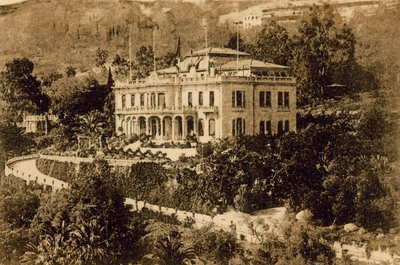 1920年4月の平和会議の会場となったサンレモ、デバチャン城（モノクロ写真 作： Italian Photographer