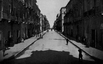 タラント、アンフィテアトロ通り（モノクロ写真 作： Italian Photographer