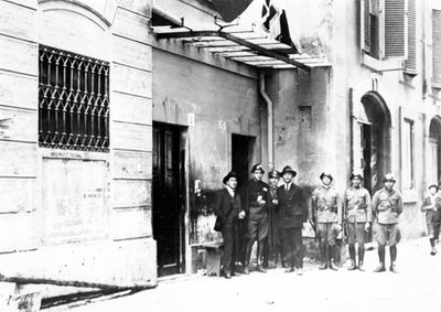 パオロ・ダ・カンノビオ通りにあるミラノのファシスト党の第一席。1920s. 作： Italian Photographer