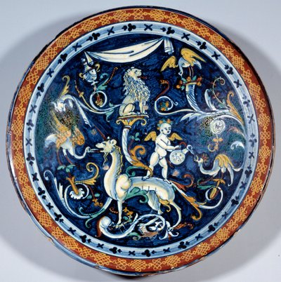 幻想的な動物が描かれたカフェッジョーロ・ファイアンスのカップ。1510-1520年 パリ、ルーヴル美術館 作： Italian School