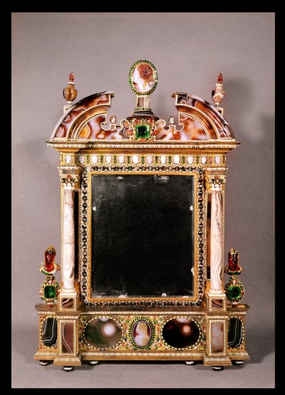 マリー・ド・メディチの鏡（1573-1642）（ロッククリスタル、エナメル、サードニクス、メノウ） 作： Italian School