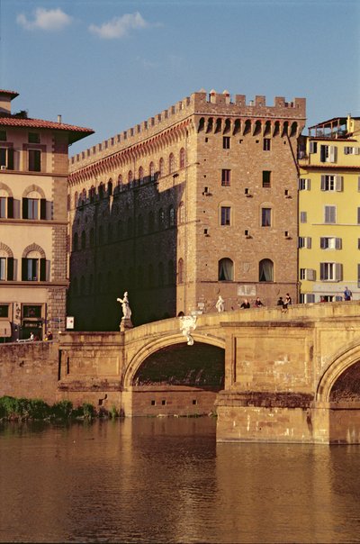 フェラガモ博物館とサンタトリニータ橋の眺め 作： Italian School