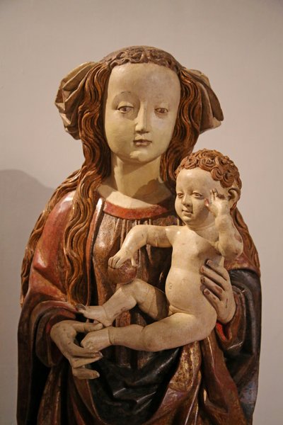 シュヴァーベン出身の聖母子（塗装済み木材） 作： Italian School