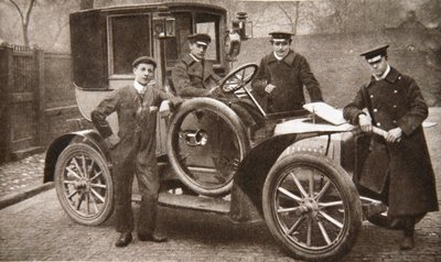1906 年、マージーサイド州リバプールの最初のタクシー 作： JP Wood