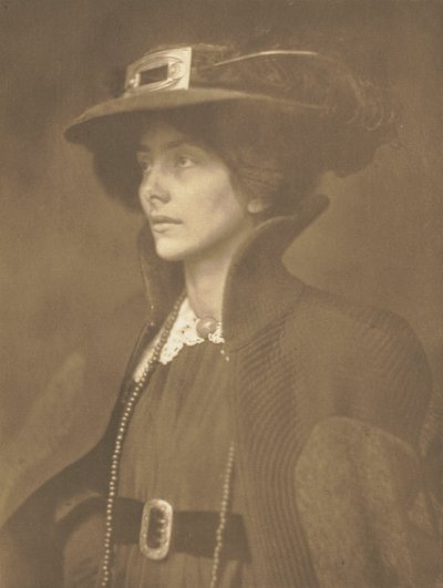 カメラワーク。Frau Mathasius, 1904年。 作： J. Craig Annan