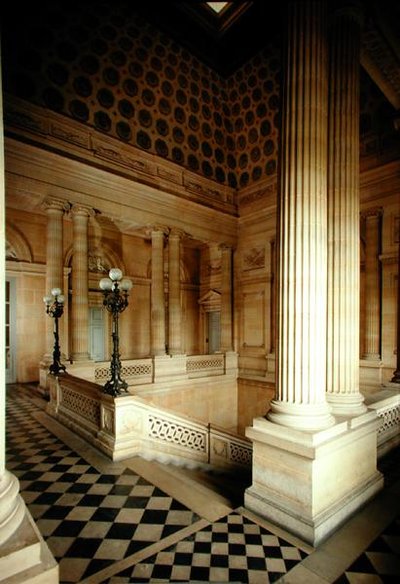 1768年に建てられたLEscalier dHonneur 作： Jacques Denis Antoine