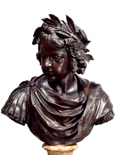 ブロンズ製のルイ14世（1638-1715）の胸像で、ジャック・サラザン（1592-1660）の手になるローマ彫刻の子供と言われています。パリ、ルーヴル美術館 作： Jacques Sarazin
