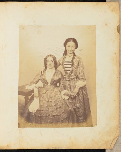 [手を取り合う2人の女性の肖像］ 作： Jakob Höflinger