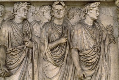 アラ・パチス・アウグスタエ（Ara Pacis Augustae）、未亡人、司祭、司祭の独立した祭壇。 作： James L Stanfield