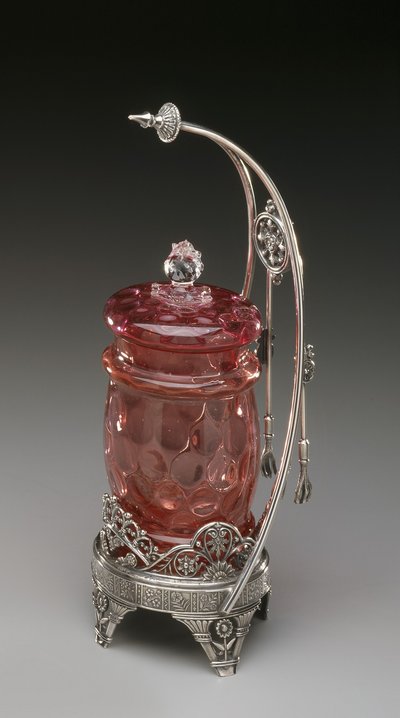 トング付きスタンドのピクルスジャー、c.1885（シルバープレートと吹きガラス） 作： James W. Tufts Co.