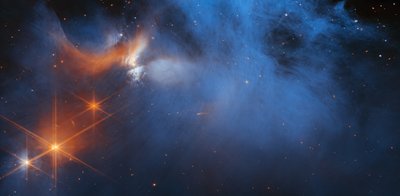 カメレオンI分子雲（NIRCam画像） 作： James Webb Space Telescope (NASA)