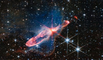 ヘルビッヒ・ハロ 46/47（NIRCam画像） 作： James Webb Space Telescope (NASA)